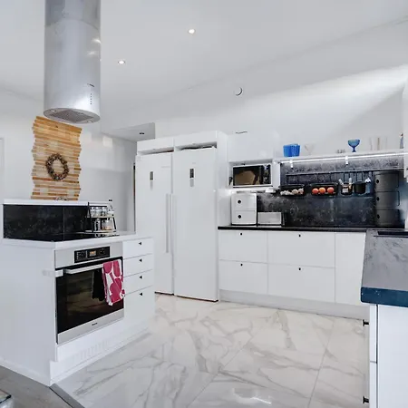 Nordic Dream With A Jacuzzi * ロヴァニエミ